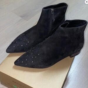 NIB Bruno Premi Gorgeous Suede Leather Ankle booties Studded size 38/fit 37.5